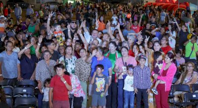 Conviven más de 850 vecinos de Camino Real con César Jáuregui