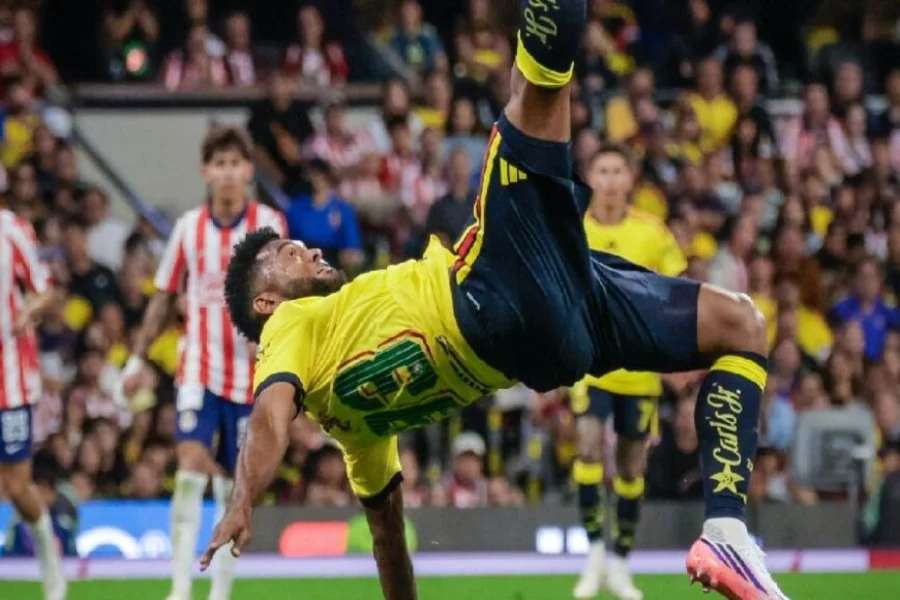 Sacude al continente acrobática chilena de Borja en el Clásico