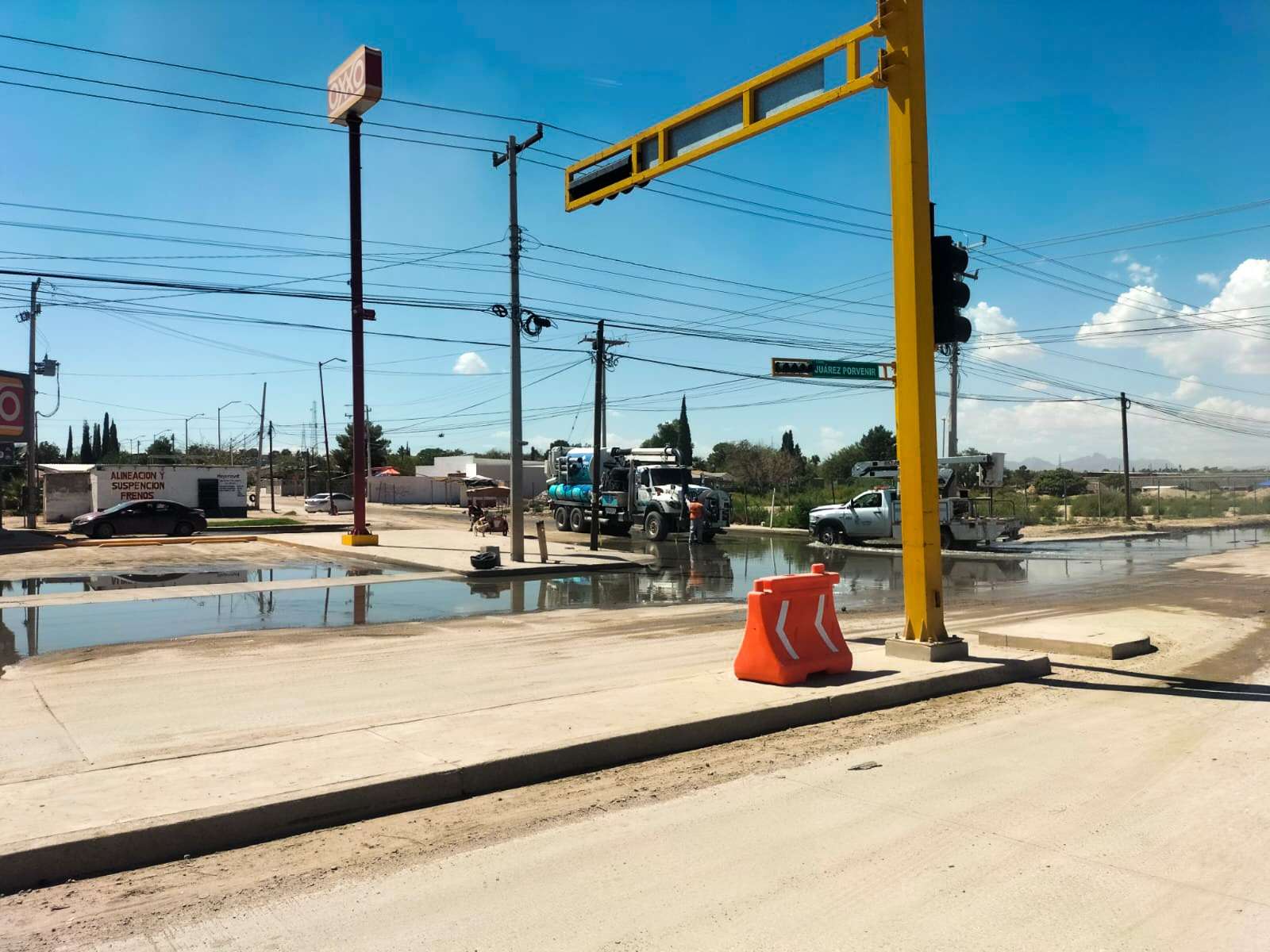 Realiza limpieza de drenaje sanitario en Juárez Porvenir