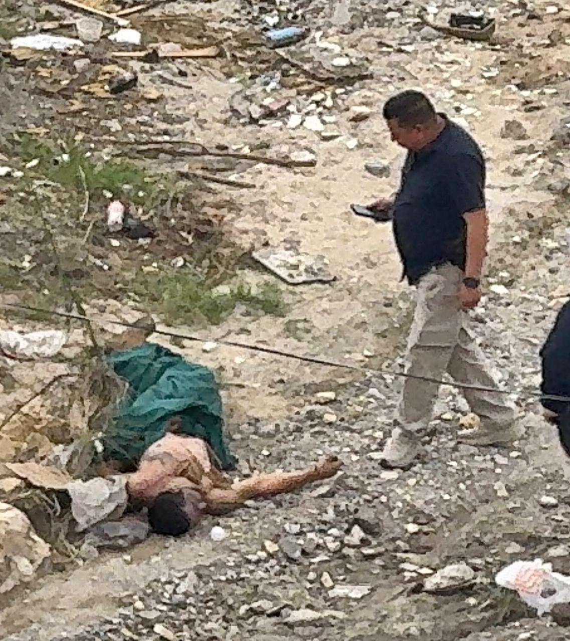 Asesinan y tiran a hombre en la Felipe Angeles,le colocan narcomensaje 