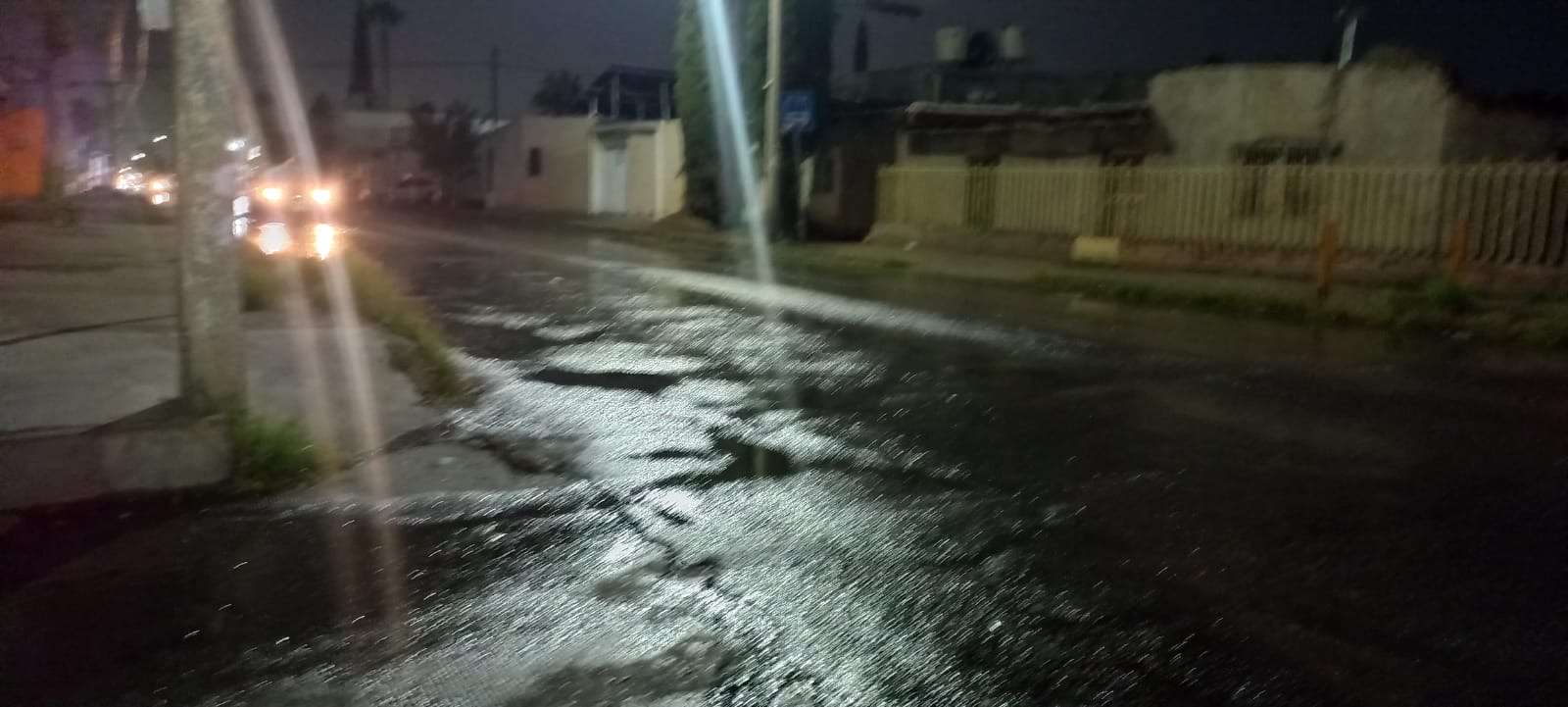 Refresca lluvia la ciudad; piden extremar precauciones 