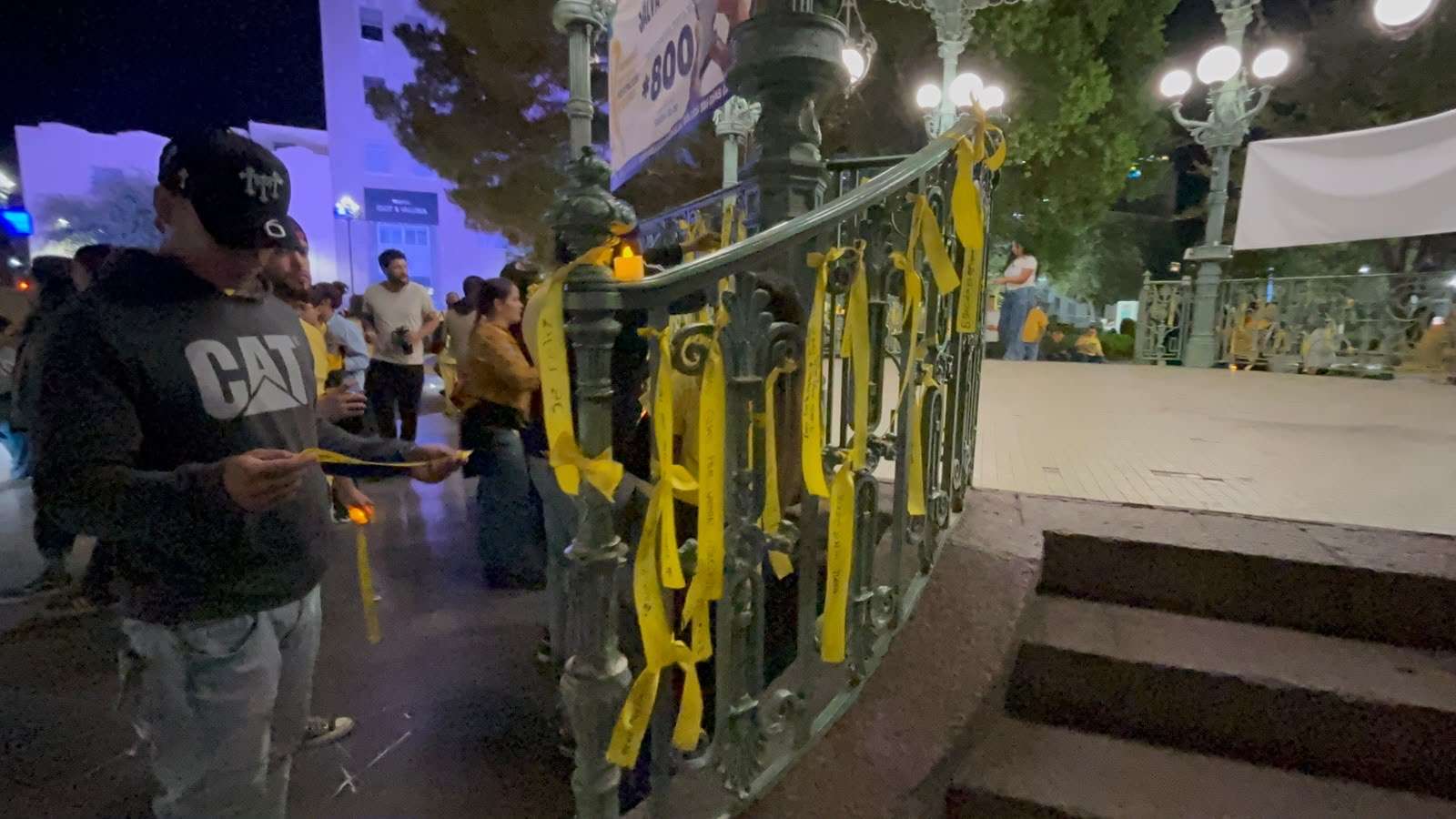 Realizan caminata Luces por la vida en Plaza de Armas