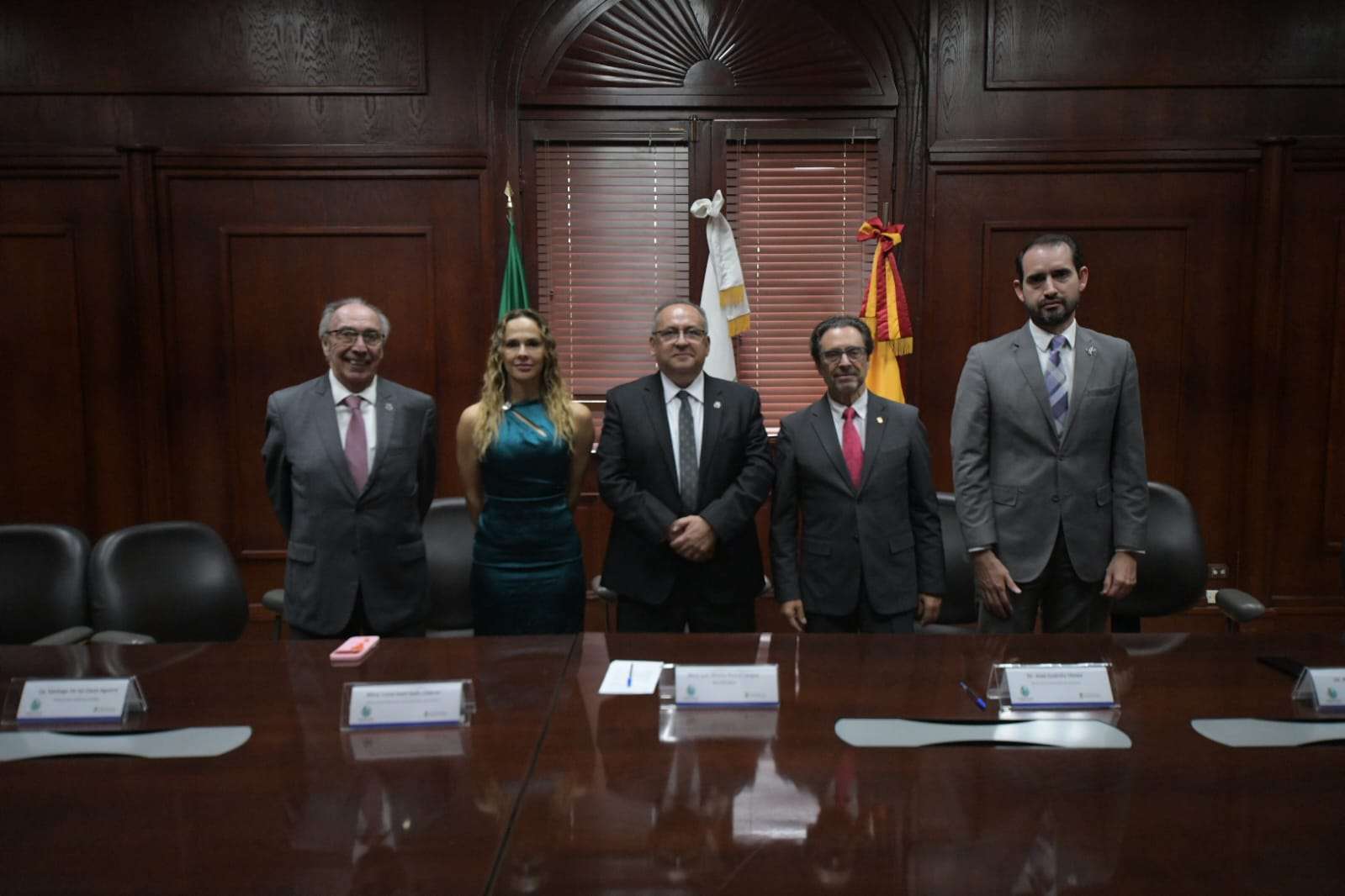 Formalizan Uach y Universidad de Barcelona convenio de movilidad