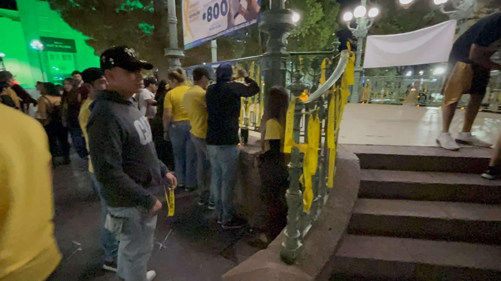 Realizan caminata Luces por la vida en Plaza de Armas