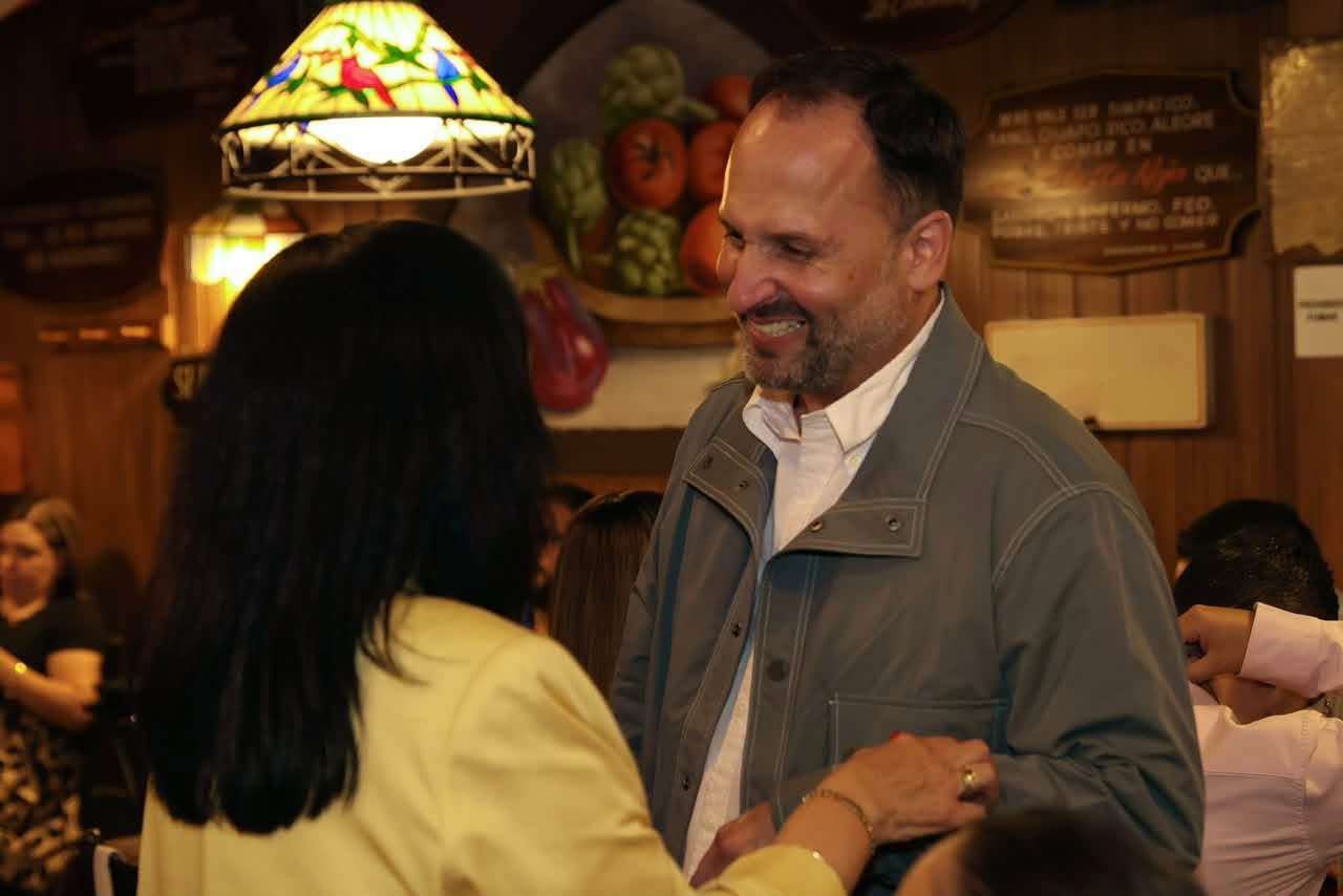 Sostiene De la Peña encuentro con personal de Coesvi