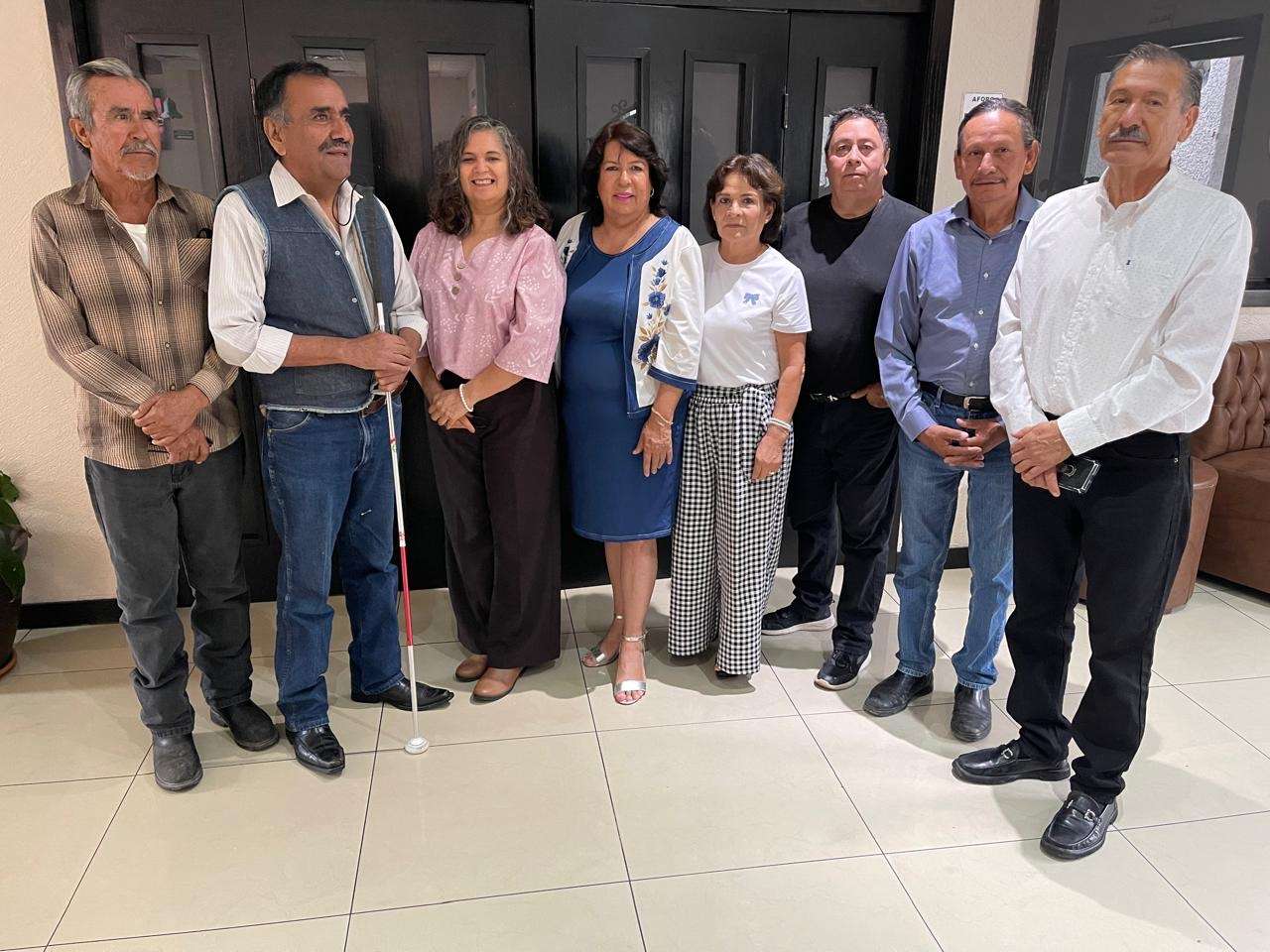 Proponen a Antonio Becerra Gaytán para Rotonda de Maestros Ilustres