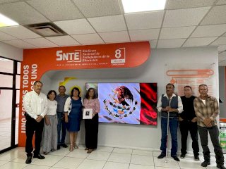 Proponen a Antonio Becerra Gaytán para Rotonda de Maestros Ilustres