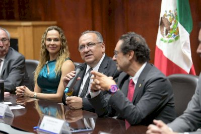 Formalizan Uach y Universidad de Barcelona convenio de movilidad