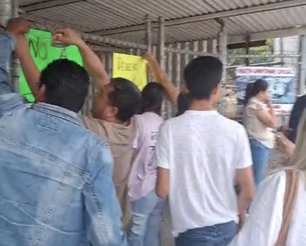 Exigen padres docentes para la Primaria Aurelia Agüero