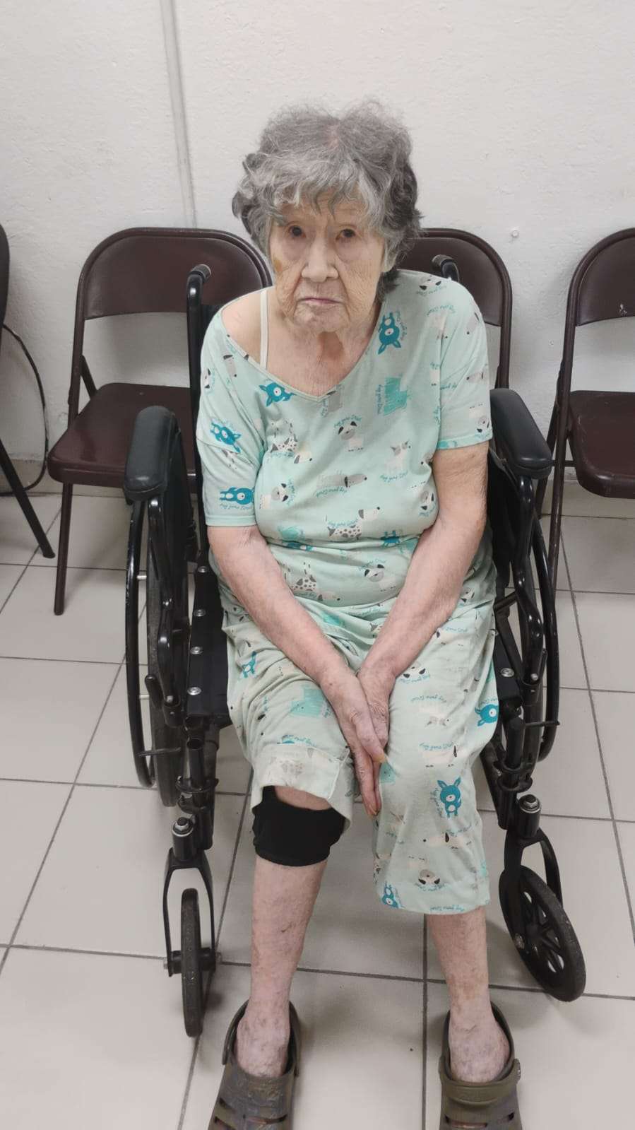 Solicitan apoyo para localizar a familia de mujer extraviada 