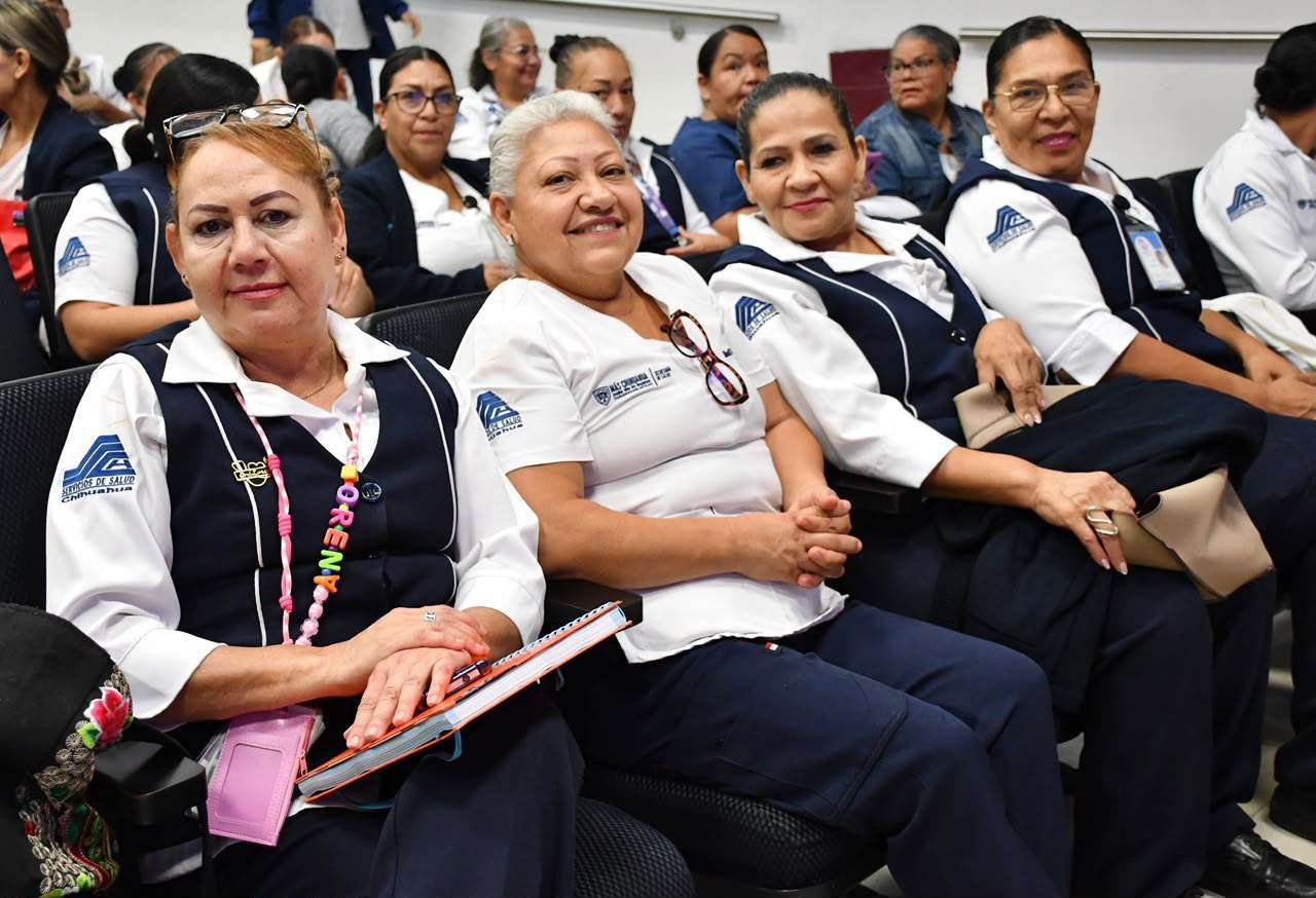 Capacitan a personal de enfermería en manejo y aplicación segura de vacunas