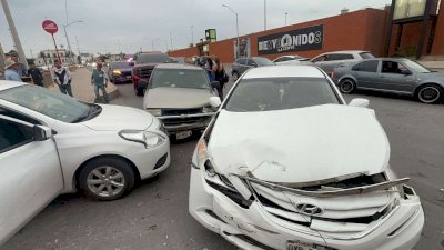 Deja triple choque a una lesionada en la Pacheco y Juárez 