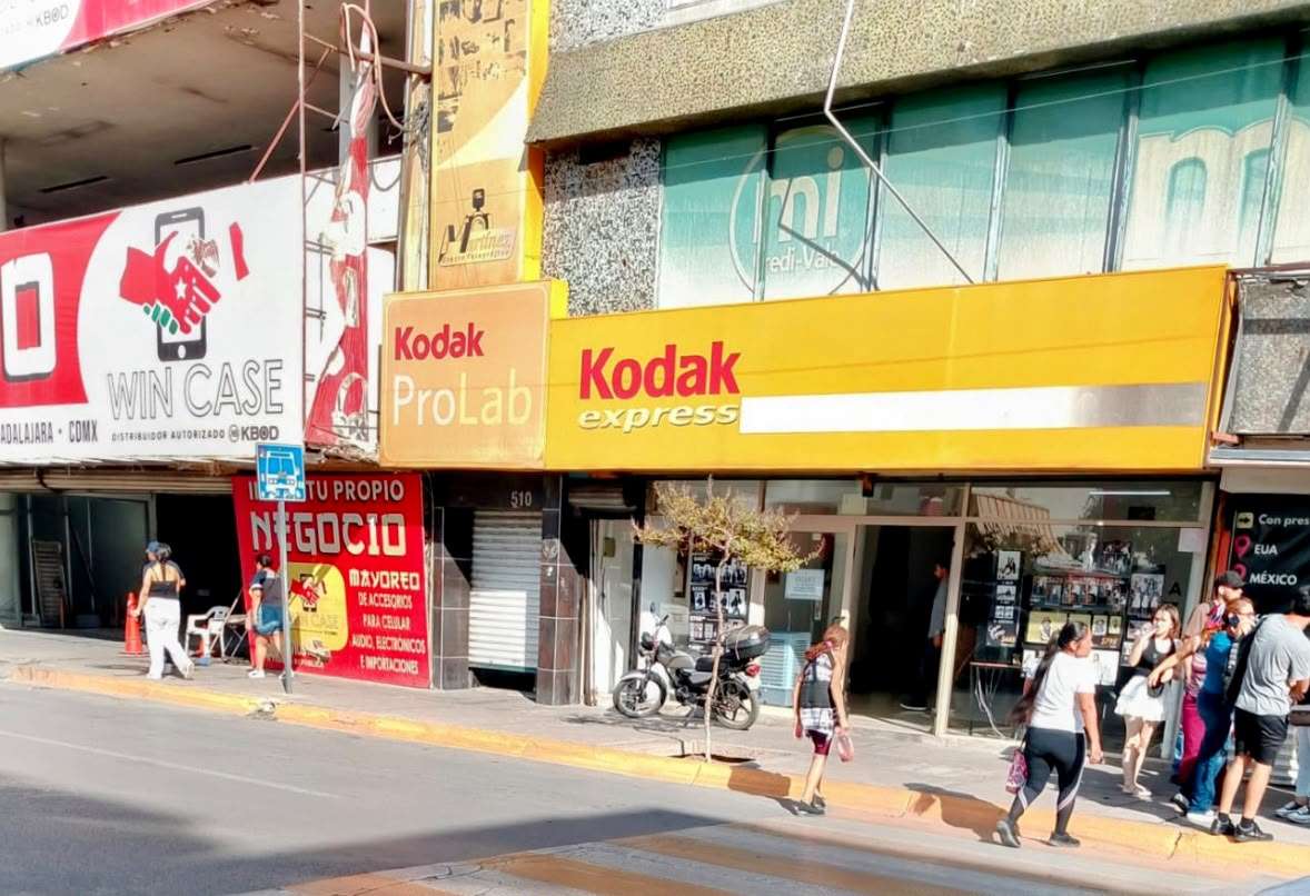 Urgen sombra para pasajeros que esperan camión en Aldama y 5ª
