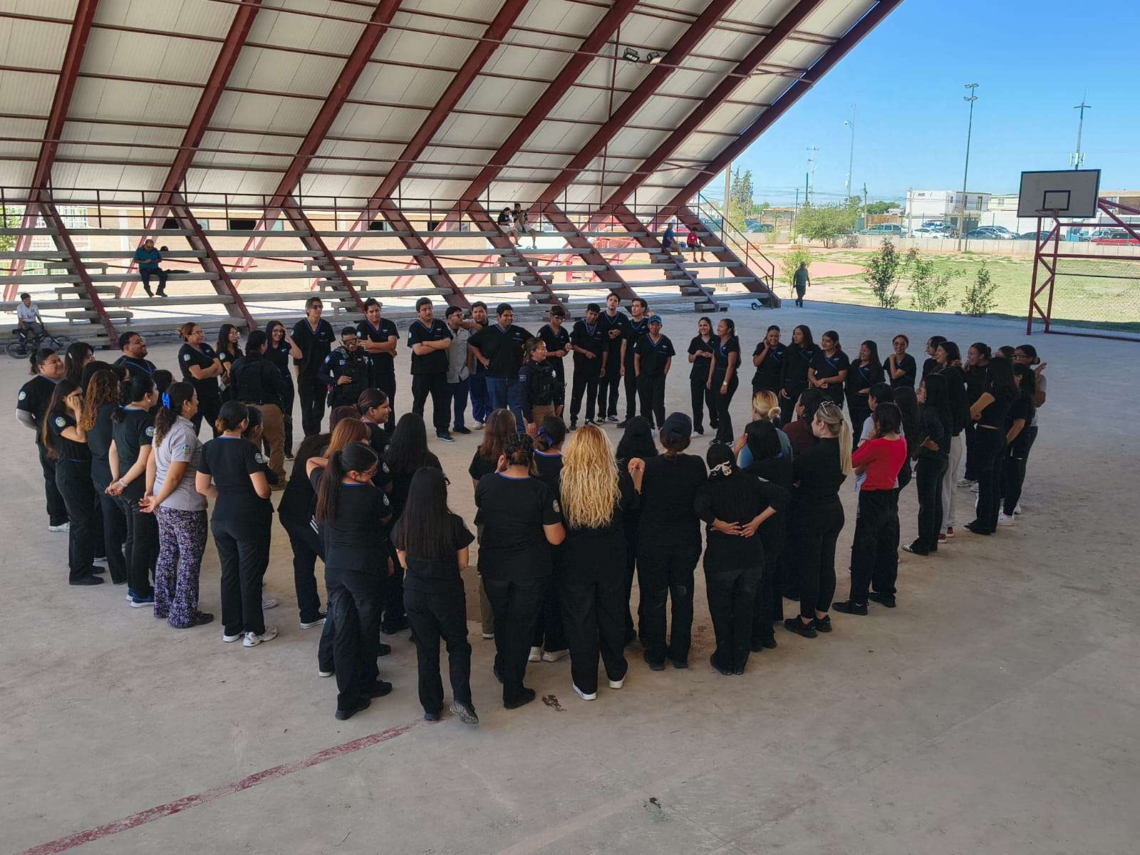 Imparten taller sobre seguridad a estudiantes de UACJ