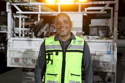 Trabaja Fernando de noche por una Chihuahua más limpia