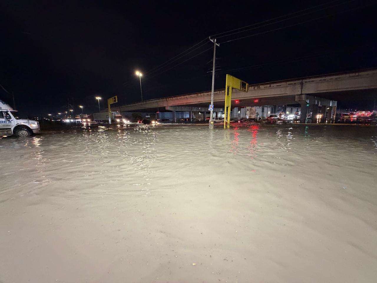 Lluvias provocan fuerte inundación en Juárez-Porvenir y bulevar Independencia