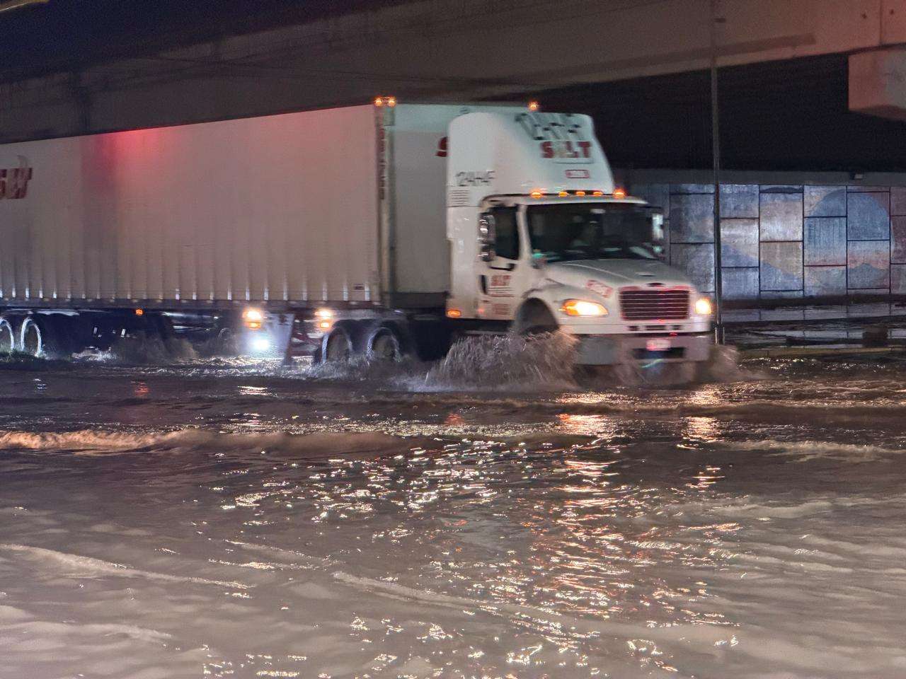 Lluvias provocan fuerte inundación en Juárez-Porvenir y bulevar Independencia