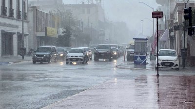 Azota fuerte tormenta al centro de Chihuahua 