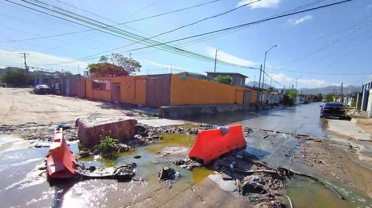Lluvias dejan agua, lodo y daños en escuelas; prevén más precipitaciones