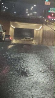 Inunda fuerte lluvia paso a desnivel de La Cantera