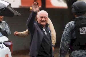 Llega Ernesto Ruffo a su casa en Ensenada tras salir del Altiplano 