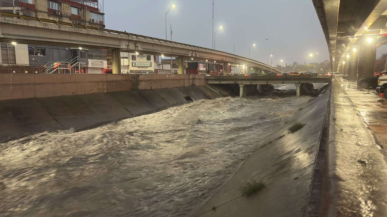 Eleva tromba nivel del Canal Chuviscar