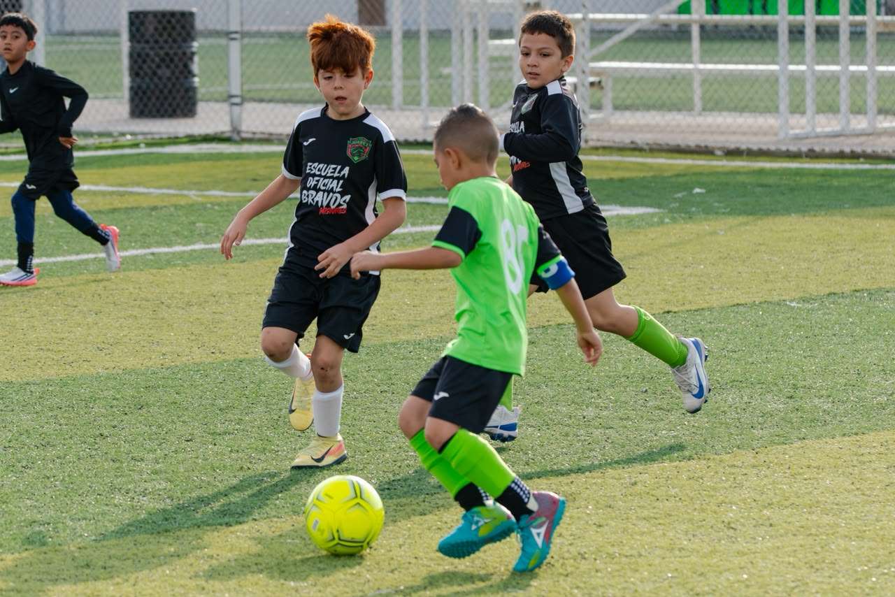 Coronan a campeones del torneo de Escuelas Oficiales de FC Juárez
