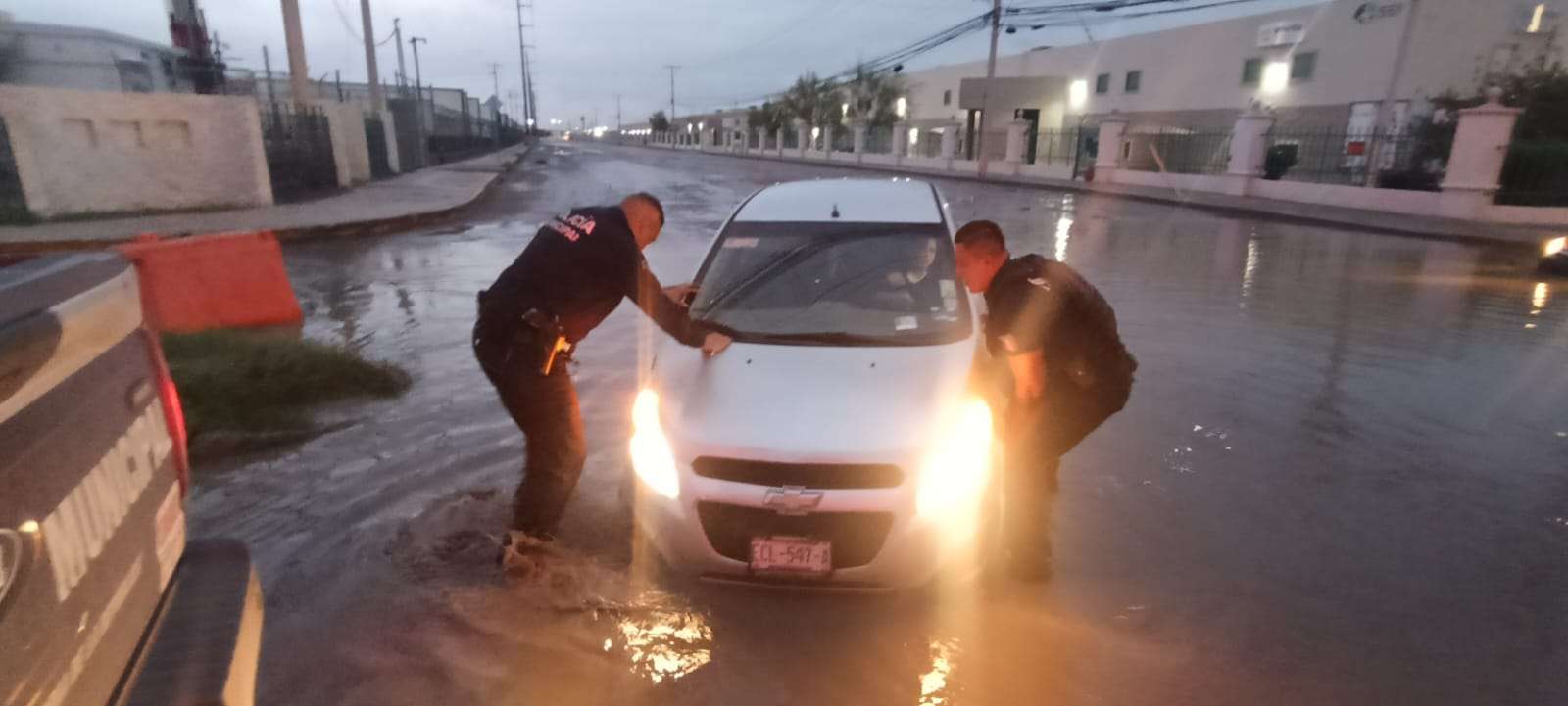 Atienden 130 reportes relacionados con las lluvias
