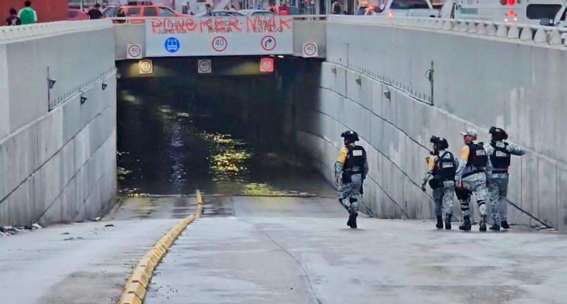 Vialidad bloquea el paso en el túnel de la 16 de Septiembre por acumulación de agua