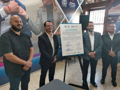 Firman convenio para otorgar becas académicas a emprendedores