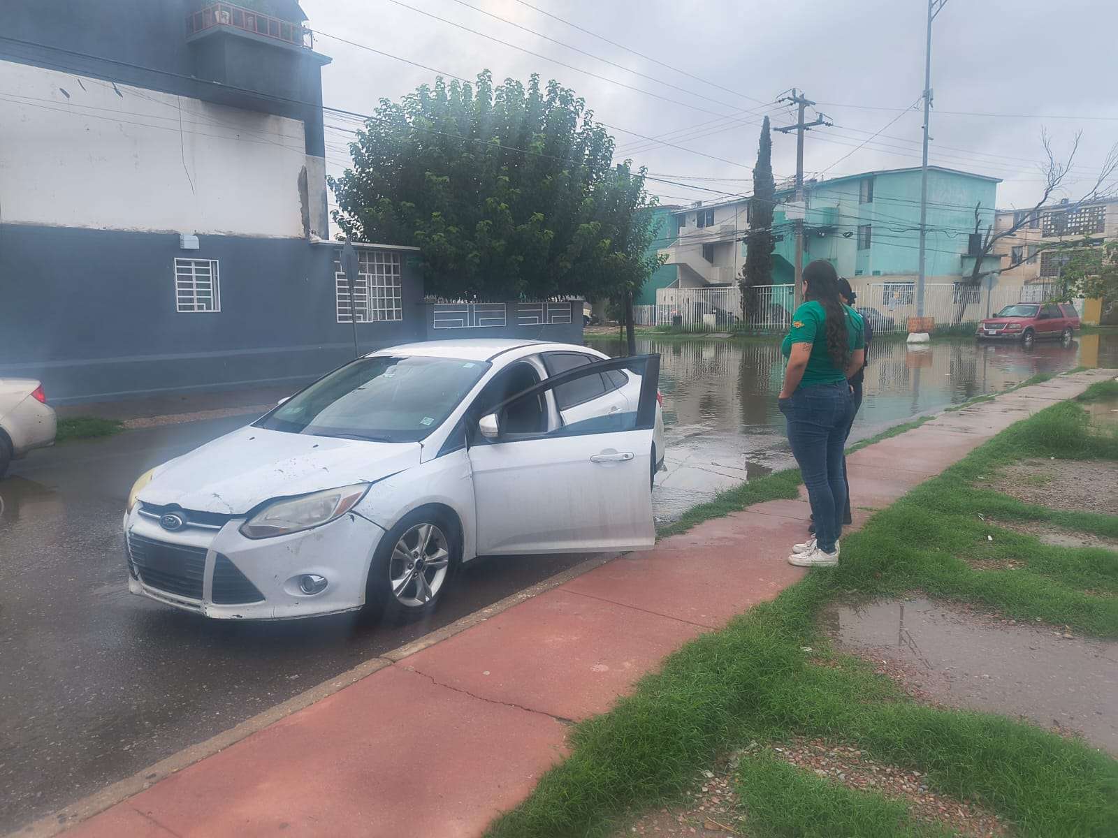 Atienden 130 reportes relacionados con las lluvias