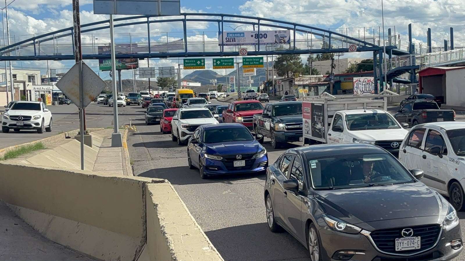Genera caos vial choque en salida a Cuauhtémoc