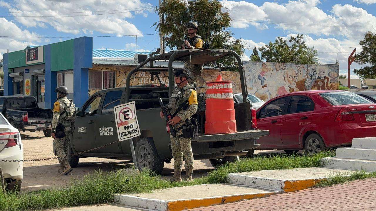 Trasladan a hombre lesionado por arma de fuego a clínica de San Agustín