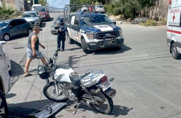 Choca auto a Motociclista en la Obrera