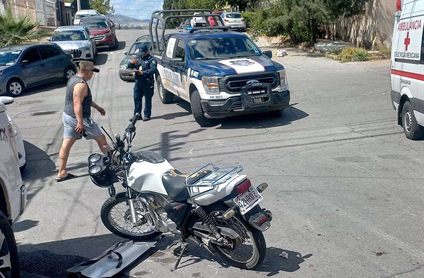 Choca auto a Motociclista en la Obrera