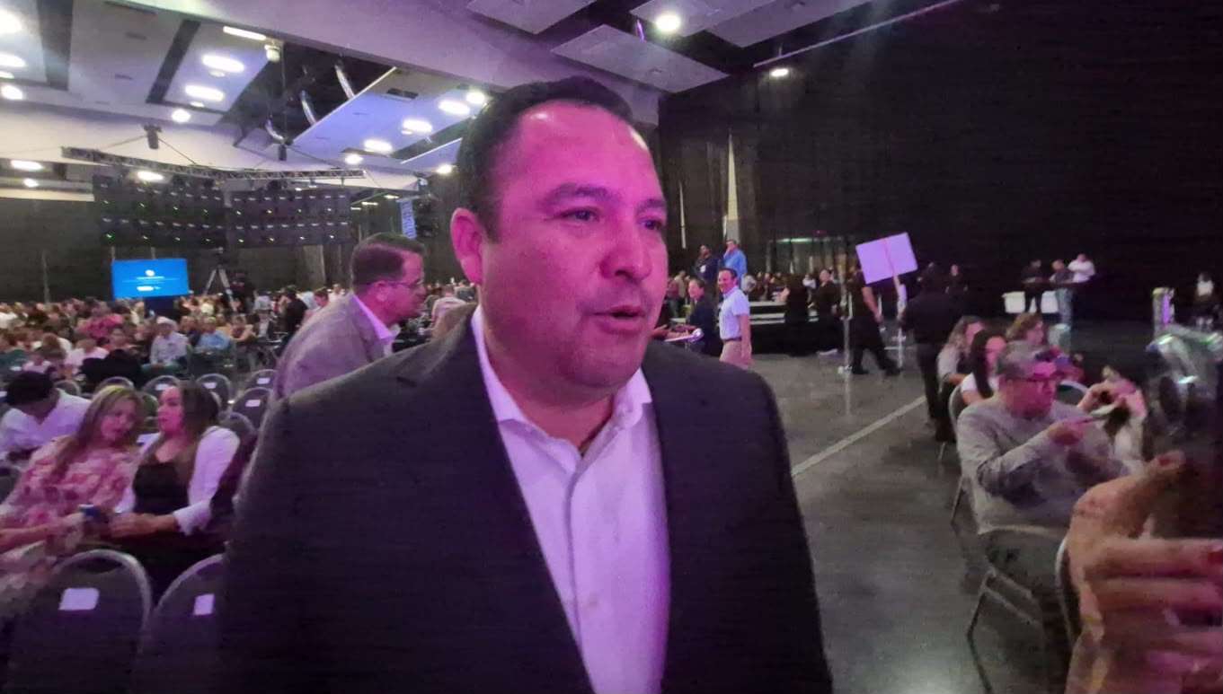 Cuestiona Valenciano fortaleza política de Cruz 