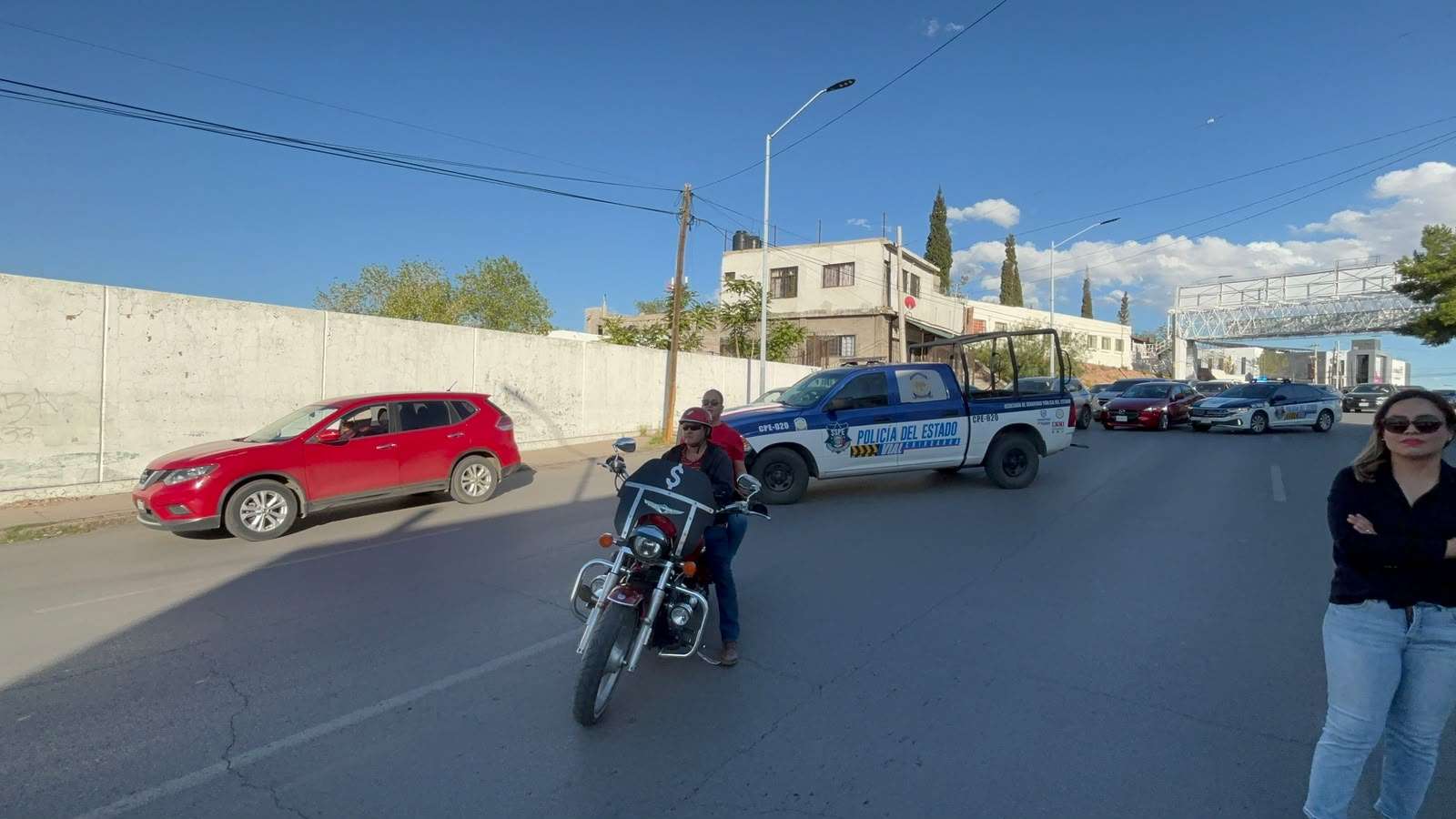 Mantienen trabajadores del Imss protesta frente al sindicato