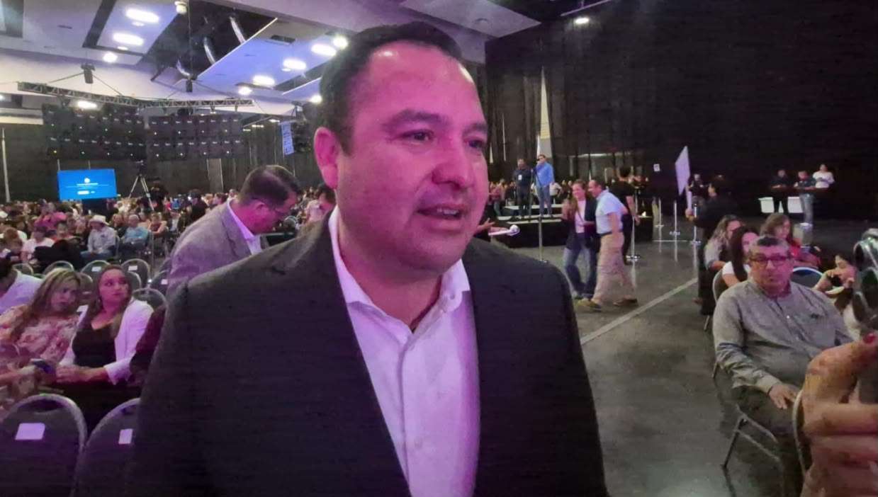 Cuestiona Valenciano fortaleza política de Cruz 