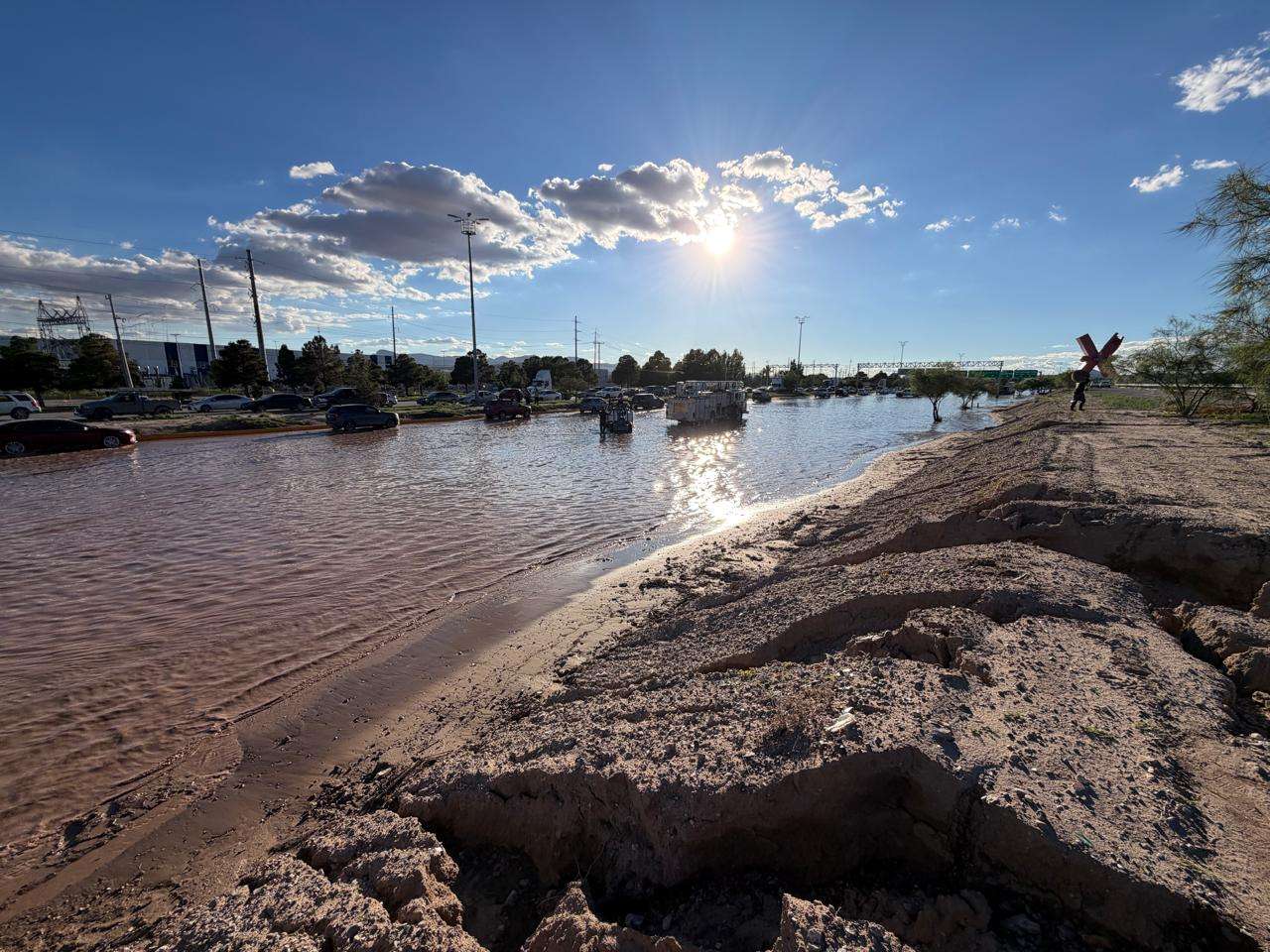 Refuerzan labores de desagüe tras desbordamiento del río Bravo
