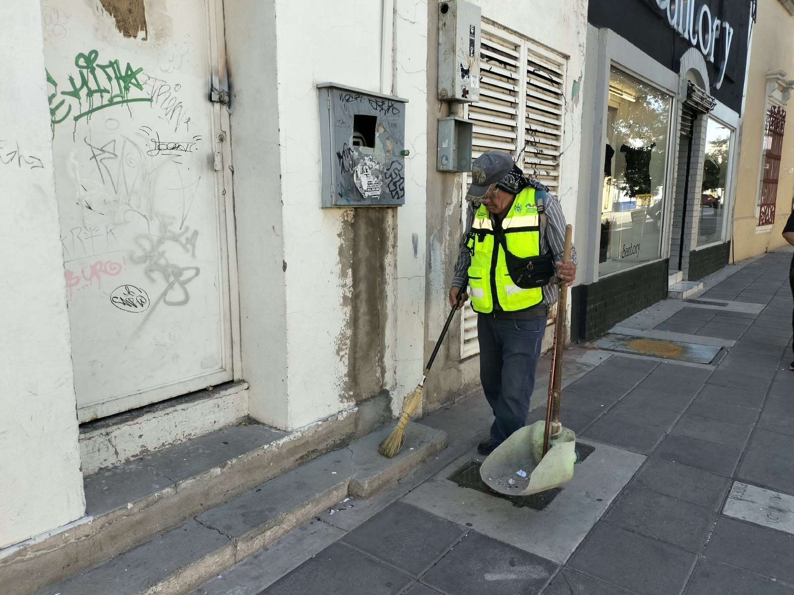 Reparan daños de la calle Juárez provocados por las lluvias