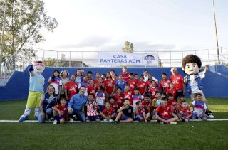 Entrega cancha de futbol totalmente renovada en El Saucito 