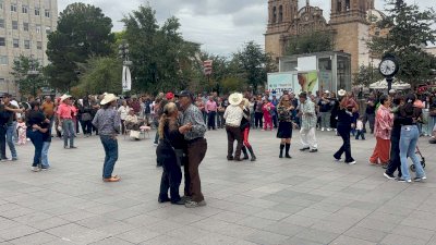 Lucen sus pasos de baile en la Liber 
