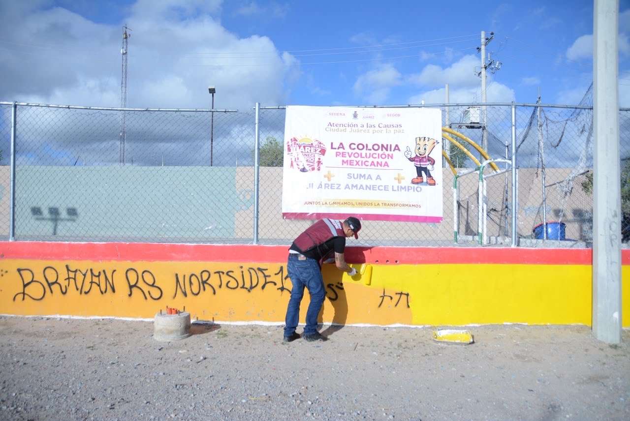 Realizan labores de limpieza en la colonia Revolución Mexicana