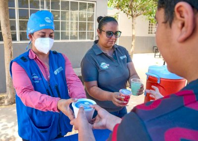Lleva NutriChihuahua alimento caliente a la Secundaria 3060 