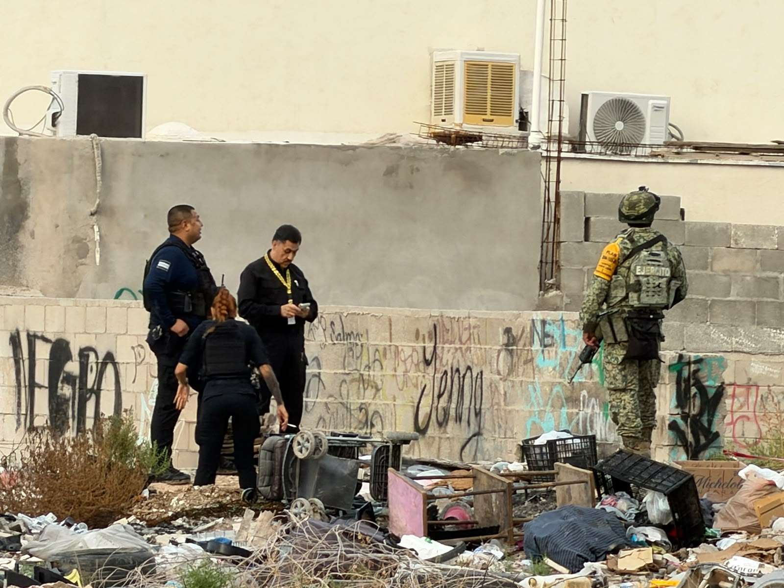 Reportan maleta con olor fétido en dique de Valle de Olivo