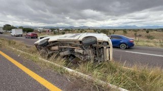 Deja siete heridos fuerte choque en carretera a Cuauhtémoc