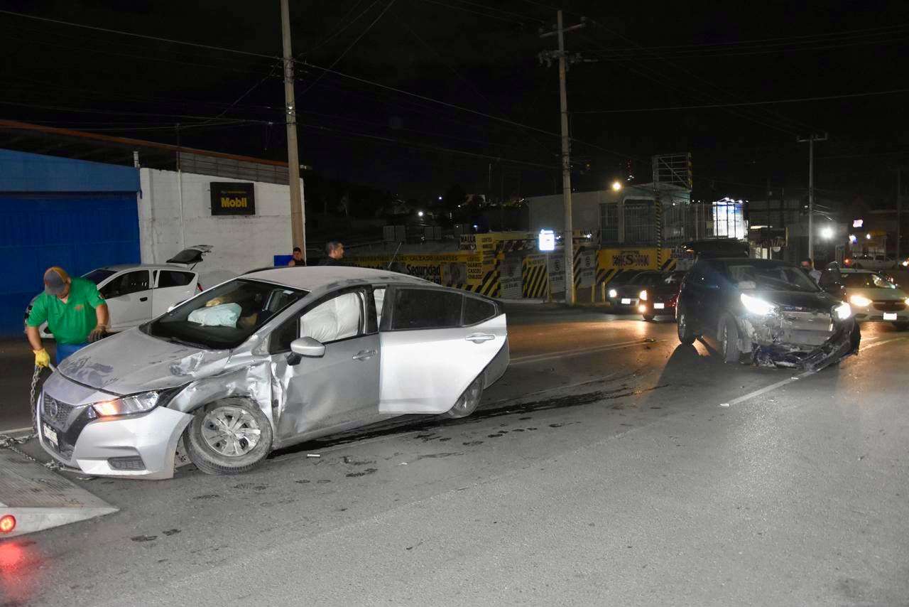 Omite alto y provoca choque en la Nueva España