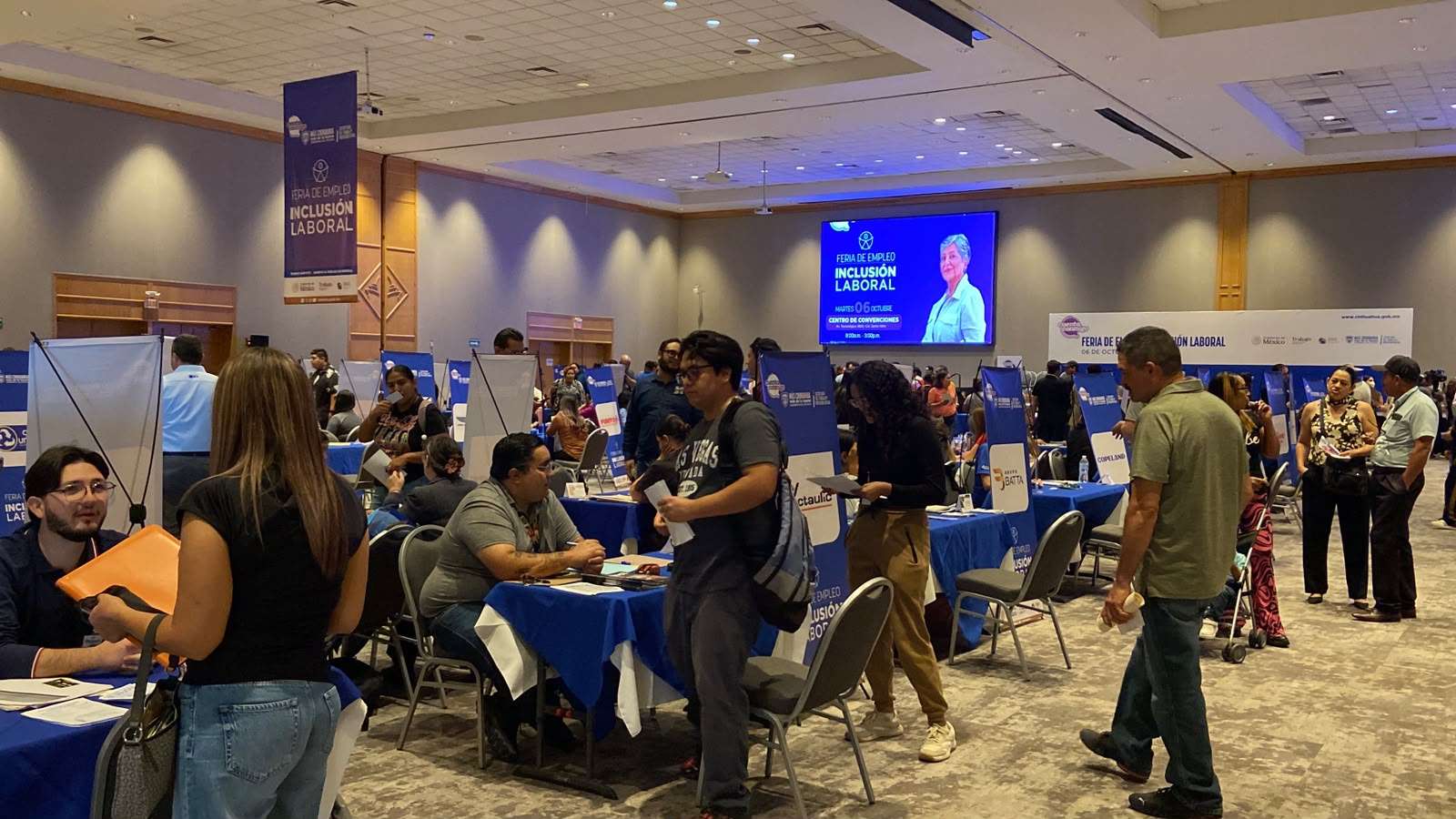 Ofrecen más de 2 mil vacantes en Feria de Empleo e Inclusión