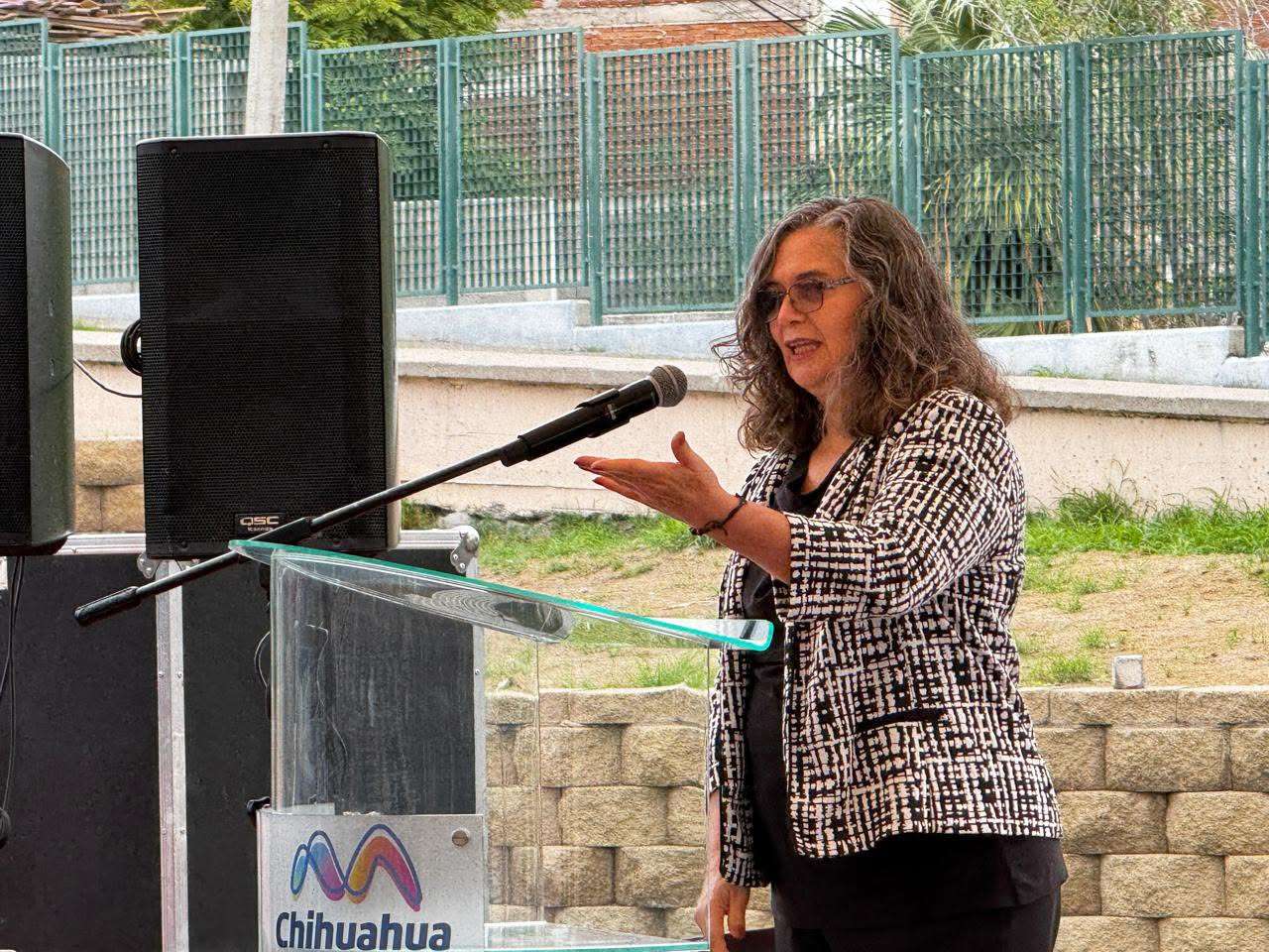 Perdura legado de Antonio Becerra entre generaciones de maestros