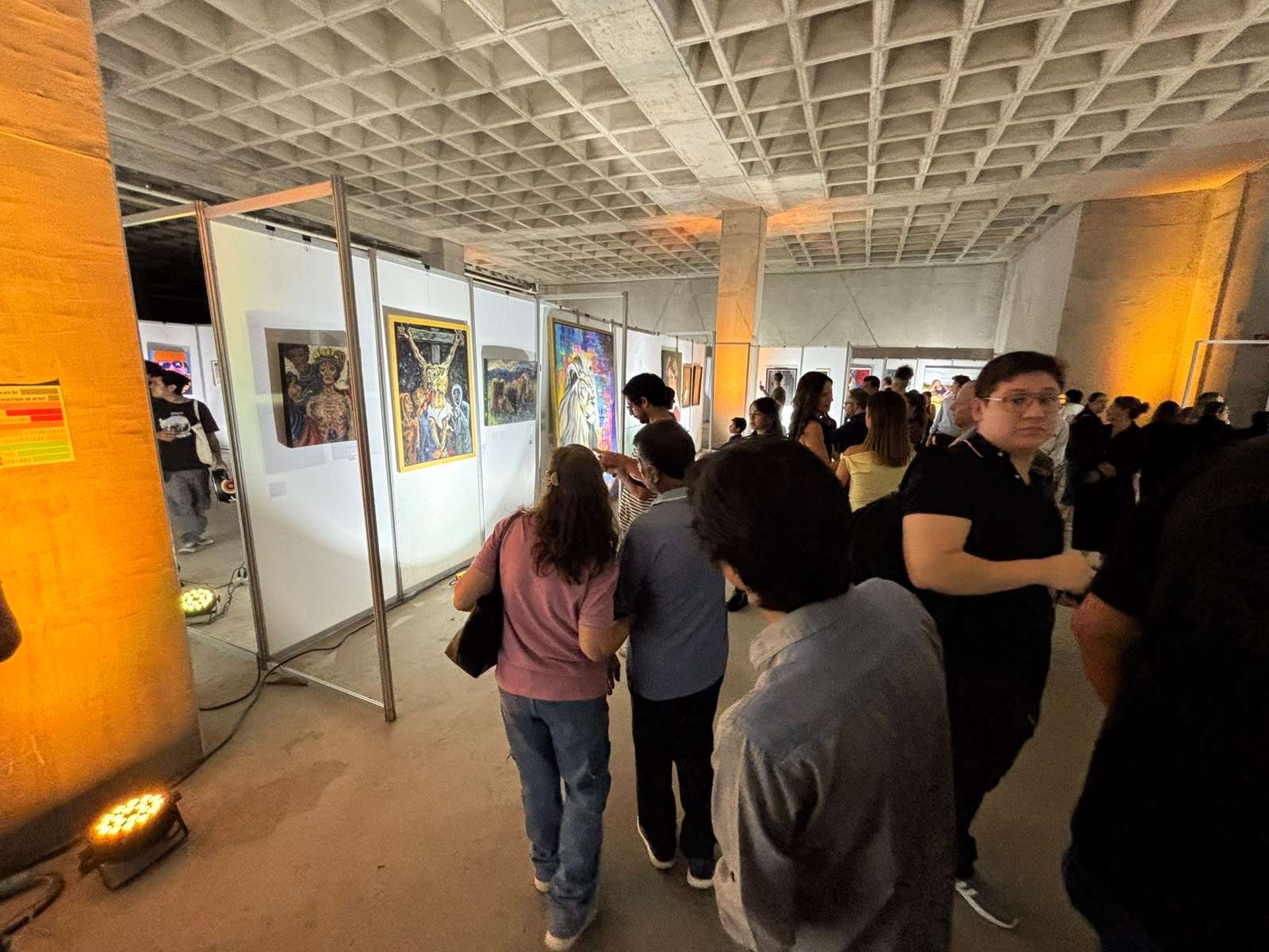 Inauguran Feria de Arte y Exposición del Fich en Paseo Central